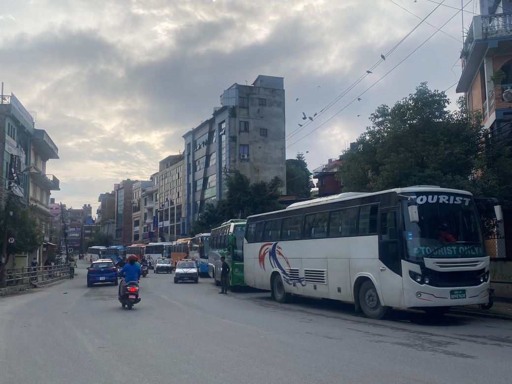 bhaktapur to pokhara tourist bus